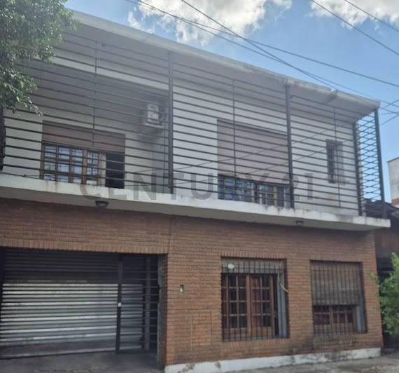 Casa · 156m² · 5 Ambientes · 2 Cocheras