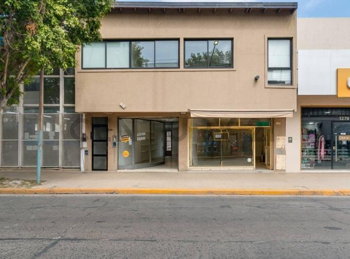 Local comercial · 180m²