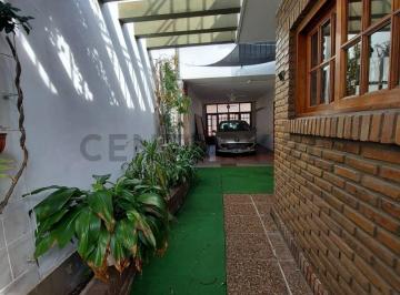 Casa de 9 ambientes, Ciudad de Santa Fe · Venta Casa 4 Dorm., Cochera, Terraza y Patio - Zona Centro