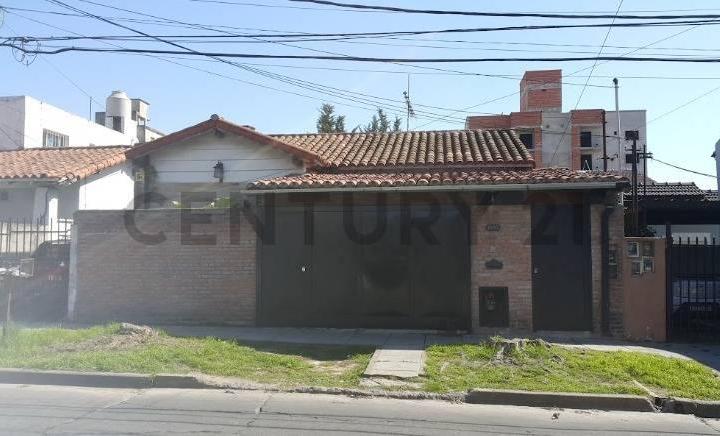 Casa · 140m² · 3 Ambientes · 2 Cocheras