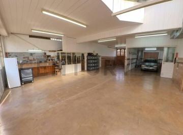 Bodega-Galpón · 270m² · 3 Ambientes · 8 Cocheras · Venta Taller Mas Casa 3 Ambientes