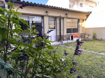 Casa · 137m² · 4 Ambientes · Casa en Venta - 4 Ambientes en Lote Propio – Jardín – Pileta Climatizada – Quinc