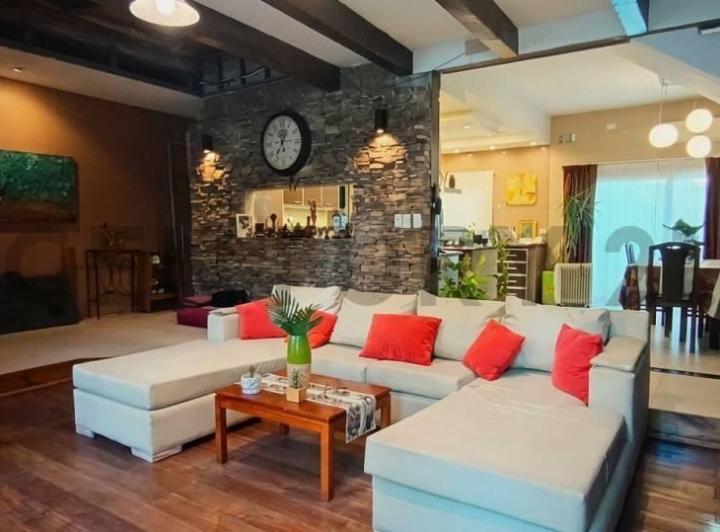 Casa · 360m² · 7 Ambientes · 2 Cocheras