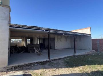 Casa · 225m² · 6 Ambientes · 4 Cocheras · Venta de Casa en Construcción en Domselaar 6 Ambientes