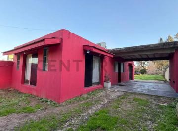Casa · 90m² · 3 Ambientes · 2 Cocheras · Casa en Venta de Dos Dorm. en Jose Hernandez Calle 132 Numero 1342