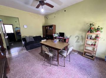 Casa · 70m² · 4 Ambientes · 1 Cochera · ¡Apto Crédito! Casa 4 Ambientes - 70 m² - Cochera y Patio