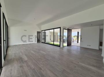 Casa · 350m² · 5 Ambientes · 2 Cocheras · Casa con Lote Al Rio, El Naudir Aguas Privadas