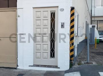 Casa · 296m² · 6 Ambientes · PH Tipo Casa en Venta Flores S/exp Patio, Quincho y Terraza con Parrilla