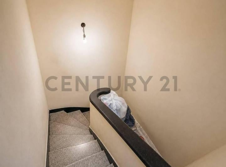 Casa · 360m² · 6 Ambientes