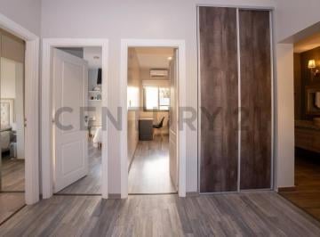 Casa · 220m² · 6 Ambientes · 2 Cocheras · Casa en Venta en Gonnet