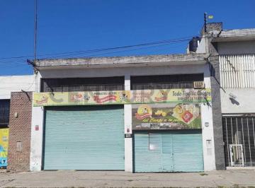 Bodega-Galpón · 530m² · Venta Galpón de 530 m² con Local, Oficinas y Doble Acceso | Uriburu 2051