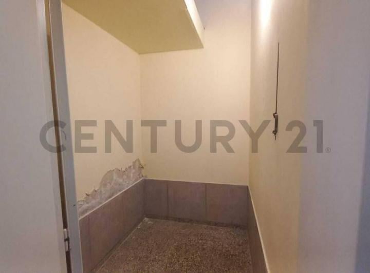 Casa · 120m² · 10 Ambientes · 3 Cocheras