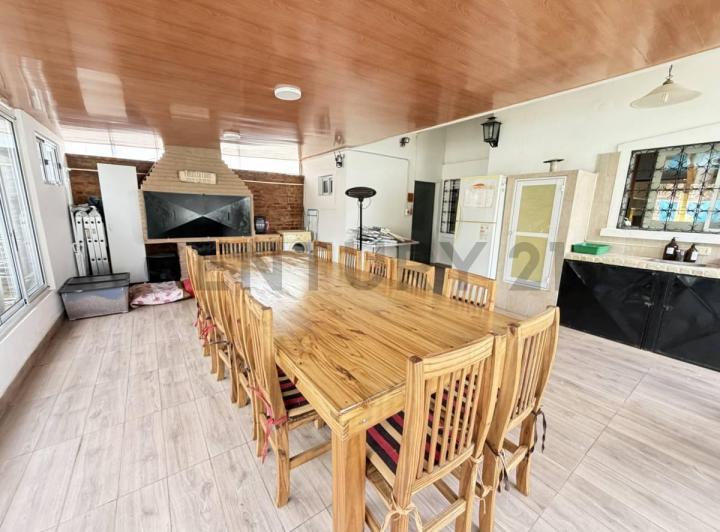 Casa · 120m² · 3 Ambientes · 3 Cocheras