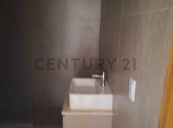 Casa · 170m² · 5 Ambientes · 2 Cocheras