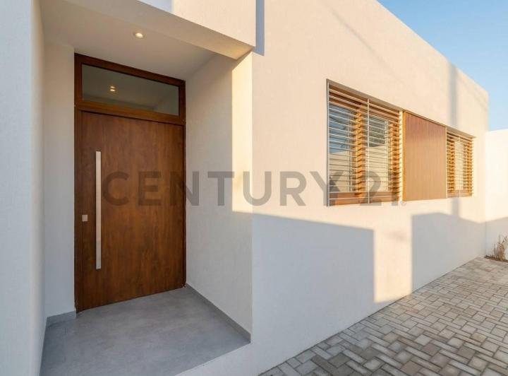 Casa · 100m² · 3 Ambientes · 2 Cocheras