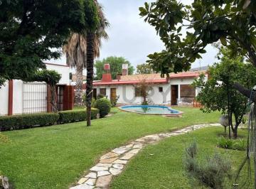 Casa · 276m² · 10 Ambientes · 1 Cochera · Casa en Venta Más Una Construcción Independiente
