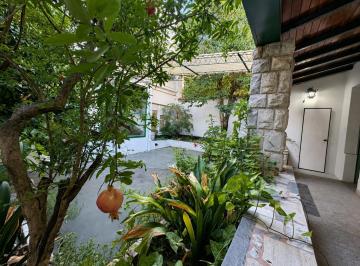 PH · 354m² · 10 Ambientes · Venta PH, Sin Expensas con 2 Patios y Terraza | Para Reciclar | Villa Pueyrredón