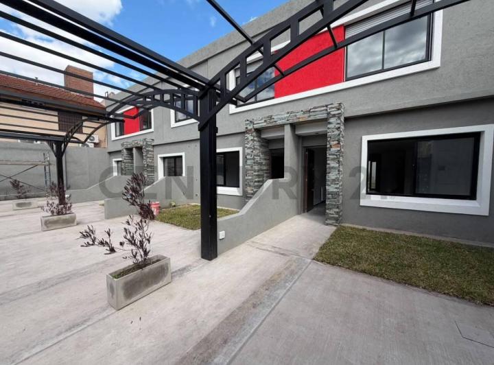 Casa · 97m² · 4 Ambientes · 1 Cochera