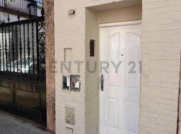 PH · 105m² · 4 Ambientes · PH 4 Ambientes Reciclado – 112 m² Totales Aprox. – Terraza y Parrilla – Sin Expe