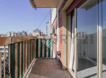 Departamento · 69m² · 4 Ambientes · 1 Cochera · Venta Depto 4 Amb. con Balcon y Cochera - Flores