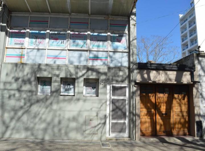 Casa · 121m² · 4 Ambientes · 2 Cocheras