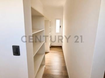 Casa · 136m² · 5 Ambientes · 2 Cocheras · Venta Casa Tres Dorm., Pileta, Cochera, Dos Baños, Barrio Privado, Pinares