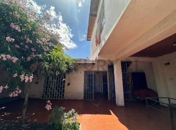 Casa · 195m² · 5 Ambientes · 2 Cocheras · Casa en Venta Zona Feria de Guaymallen