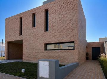 Casa · 150m² · 2 Dormitorios · 1 Cochera · Venta Casa - 2 Dorm. - Quebradas de Manantiales - Manantiales II
