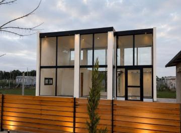 Casa de 2 ambientes, Ezeiza · Impactante Loft de Diseño Moderno en Barrio Estilo Campo Canning