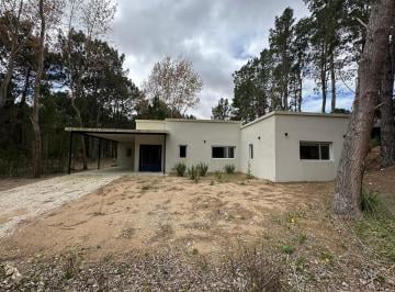Casa · 151m² · 5 Ambientes · 1 Cochera · Casa en Venta en Villarobles