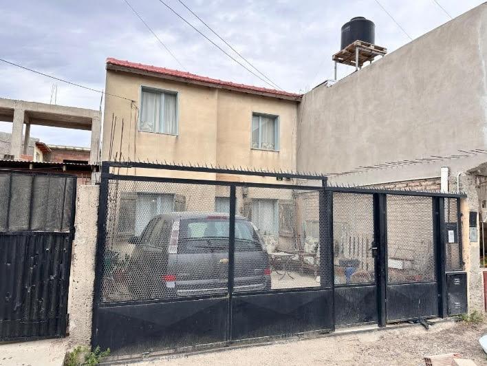 Casa · 90m² · 4 Ambientes · 1 Cochera