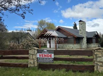 Casa · 86m² · 4 Ambientes · 1 Cochera · Casa en Dina Huapi