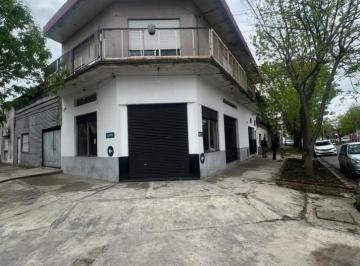 Local comercial · 90m² · Local en Esquina de 90 m² - Crucecita - Excelente Ubicacion