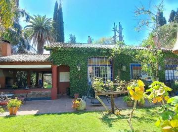 Casa de 6 ambientes, San Miguel · Venta Casa en Barrio Cerrado con Portón - Pileta - Muñiz