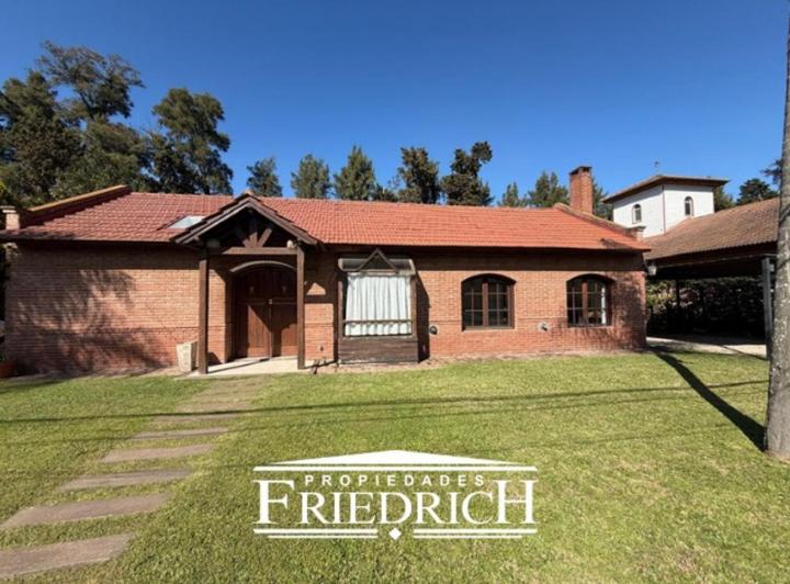 Casa · 180m² · 4 Ambientes