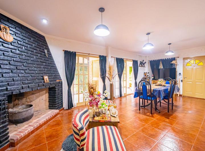 Casa · 100m² · 3 Ambientes · 1 Cochera