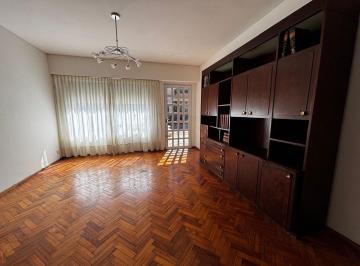 Casa · 137m² · 7 Ambientes · 1 Cochera · Venta Casa en Arroyito Cochera