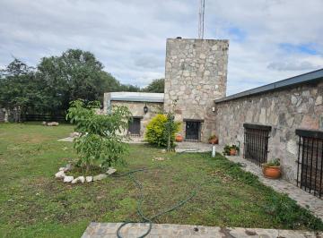 Casa · 750m² · 4 Ambientes · 1 Cochera · Venta Casa Diseño 2has Chacra Los Molles La Granja