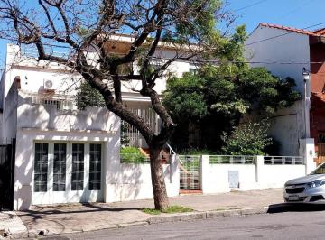 Casa · 250m² · 4 Ambientes · 1 Cochera · Casa 2 Plantas Fondo Garage Posib 2 Flias