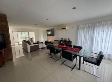 Casa · 251m² · 4 Ambientes · 1 Cochera · Casa en Venta 4 Ambientes | Altos de Hudson I