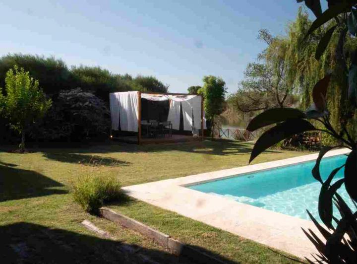 Casa · 213m² · 6 Ambientes · 1 Cochera