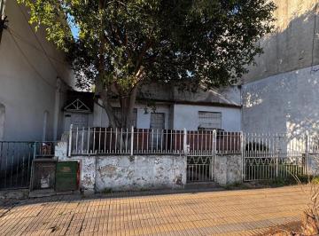 Casa · 56m² · 3 Ambientes · 1 Cochera · PH Al Frente en Lanus a Refacionar. - Inversor
