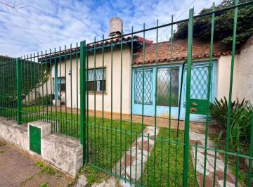 Casa · 62m² · 4 Ambientes · 1 Cochera · Chalet 5 Amb Banfield - Pileta y Parque Apto Cred