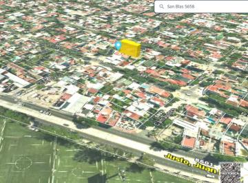 Terreno · 302m² · Venta de Terreno Sobre Lote de 10x30 en Versalles