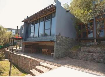 Casa de 4 ambientes, Mendiolaza · Casa 3 Dorm. con Pileta y Depto Independiente – Estancia Q2 – Lote 1.730 m²