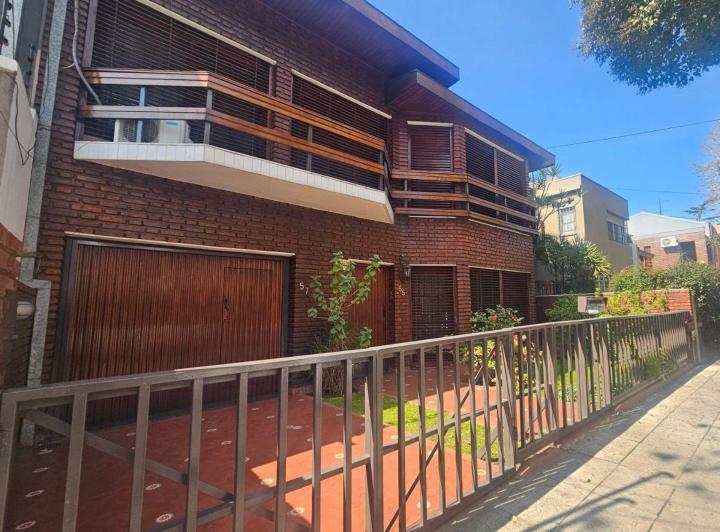 Casa · 175m² · 6 Ambientes · 1 Cochera