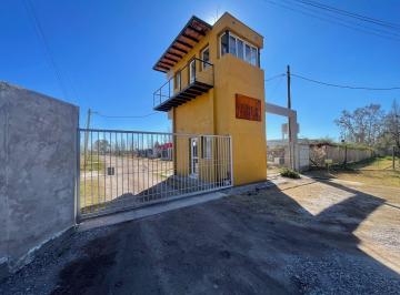 Casa · 110m² · 6 Ambientes · 1 Cochera · Casa 2 Dorm a Estrenar, Barrio Viñas de Lunlunta