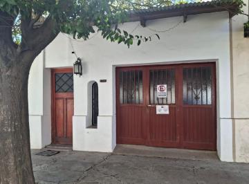 Casa · 322m² · 6 Ambientes · 1 Cochera · En Venta Dos Casas Barrio Güemes Villa Maria