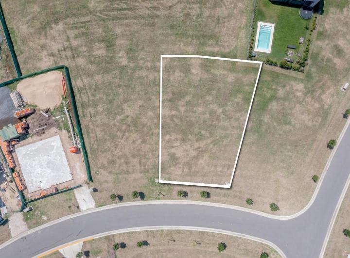 Terreno · 506m²
