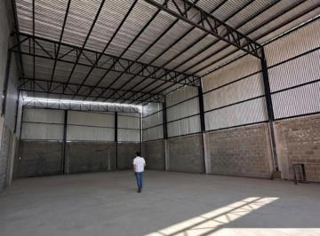 Bodega-Galpón · 200m² · 1 Ambiente · Galpones en Venta/alquiler Sobre Av Valparaíso